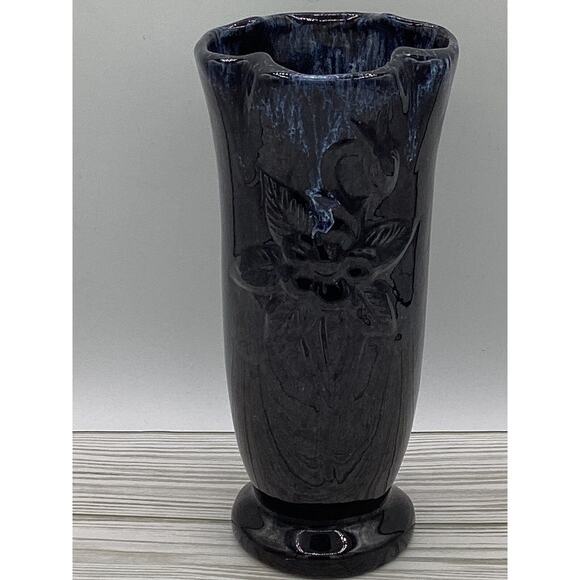 Vintage Van Briggle Rare 8" Black And Navy High Gloss Vase - Picture 2 of 5